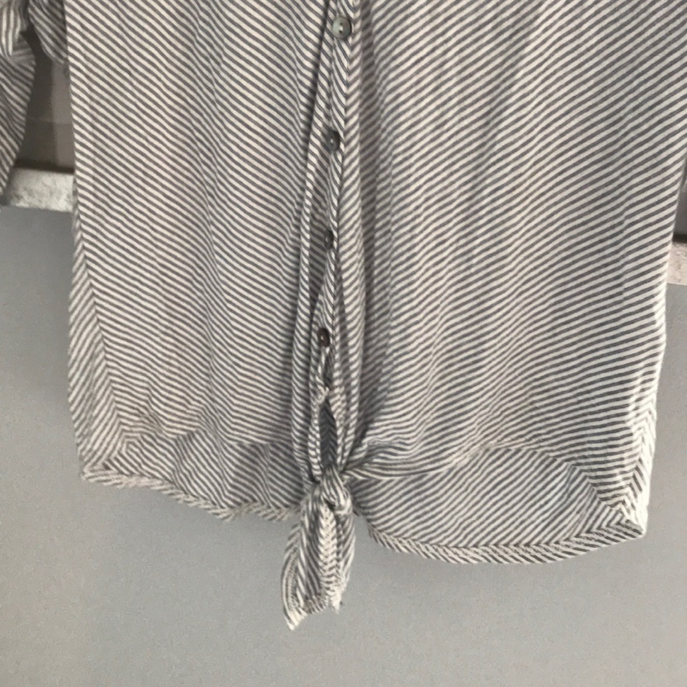 Tie Front Top - Picture 5 of 6